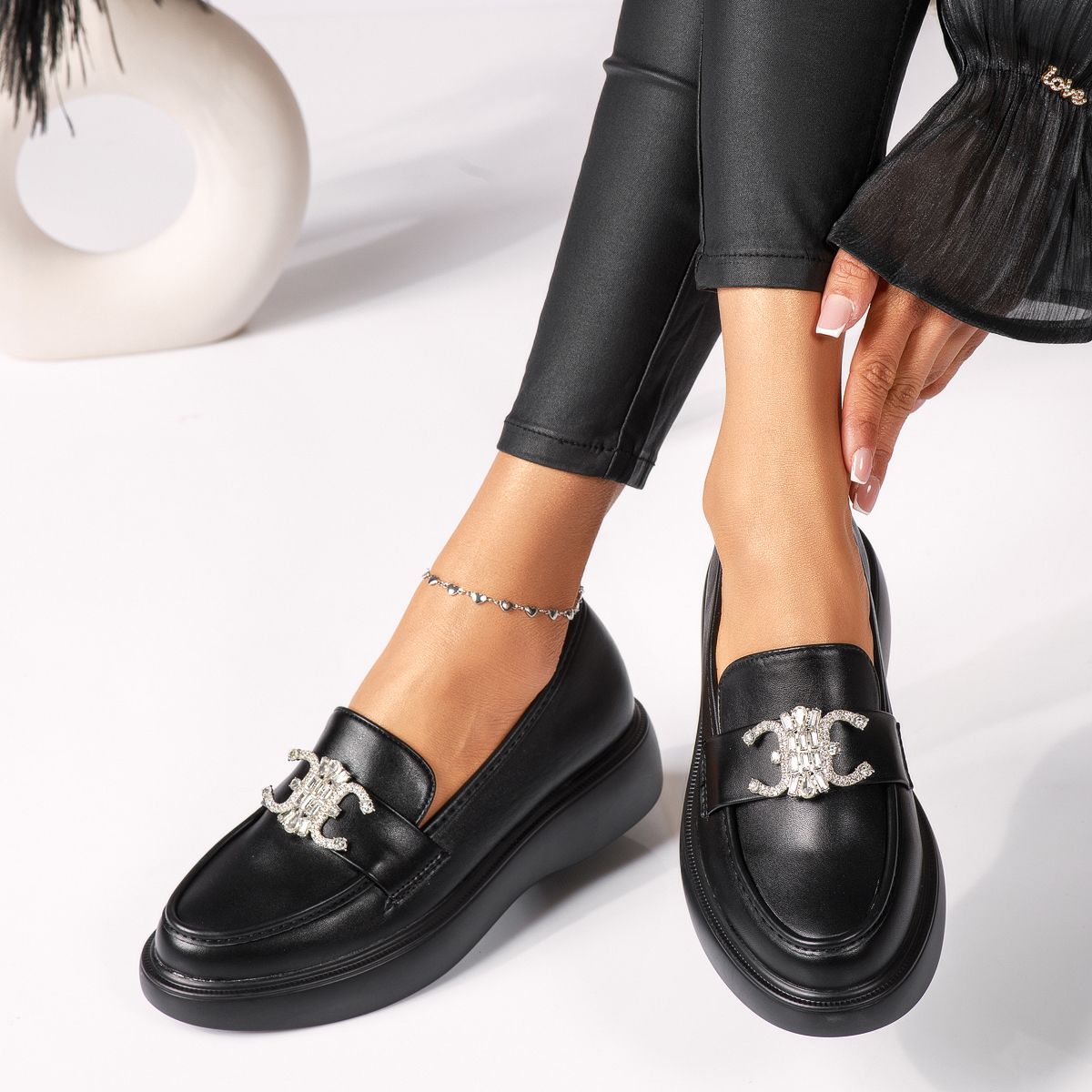 Всекидневни дамски обувки черни от еко кожа Ivy #18323