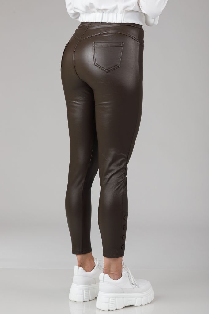 Кафяв дамски панталон от ватирана екологична кожа Alara #A260
