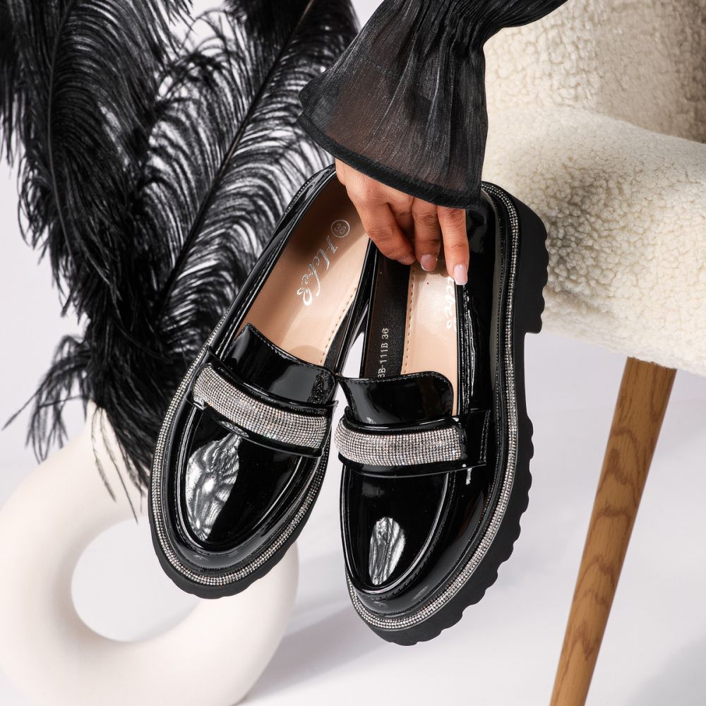 Всекидневни дамски обувки черни от лачена еко кожа Everly #18322