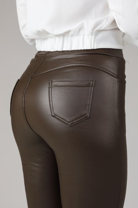 Кафяв дамски панталон от ватирана екологична кожа Alara #A260