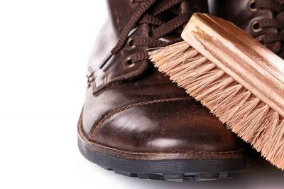 A bőrcipők megfelelő tisztítása, fényezése és védelme