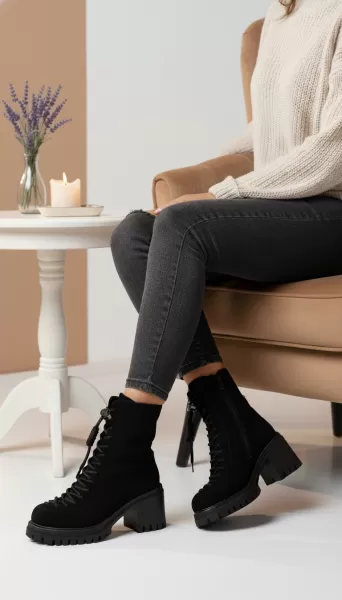 Női rövidszárú csizma