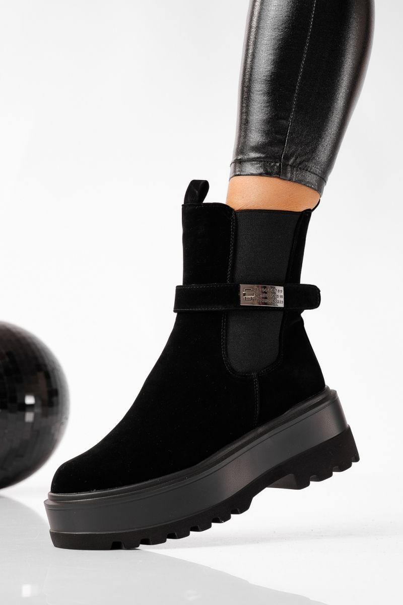 Ghete dama îmblanite negre din piele ecologica intoarsa  Carla #22693