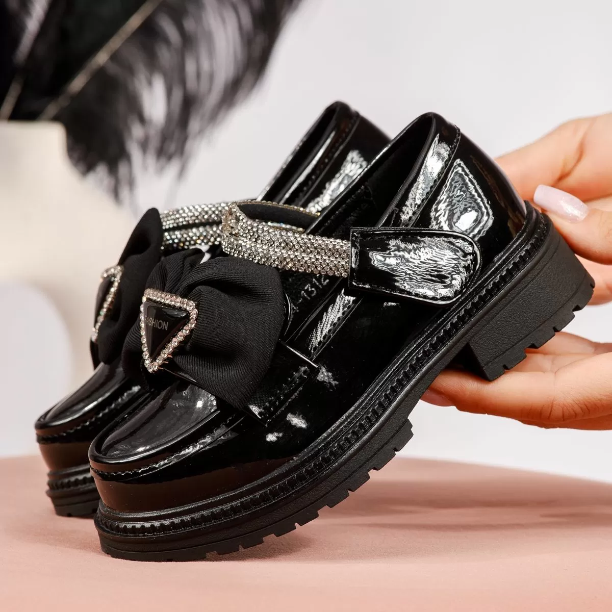 Pantofi casual copii negri din piele ecologica lacuita Allegra #19099