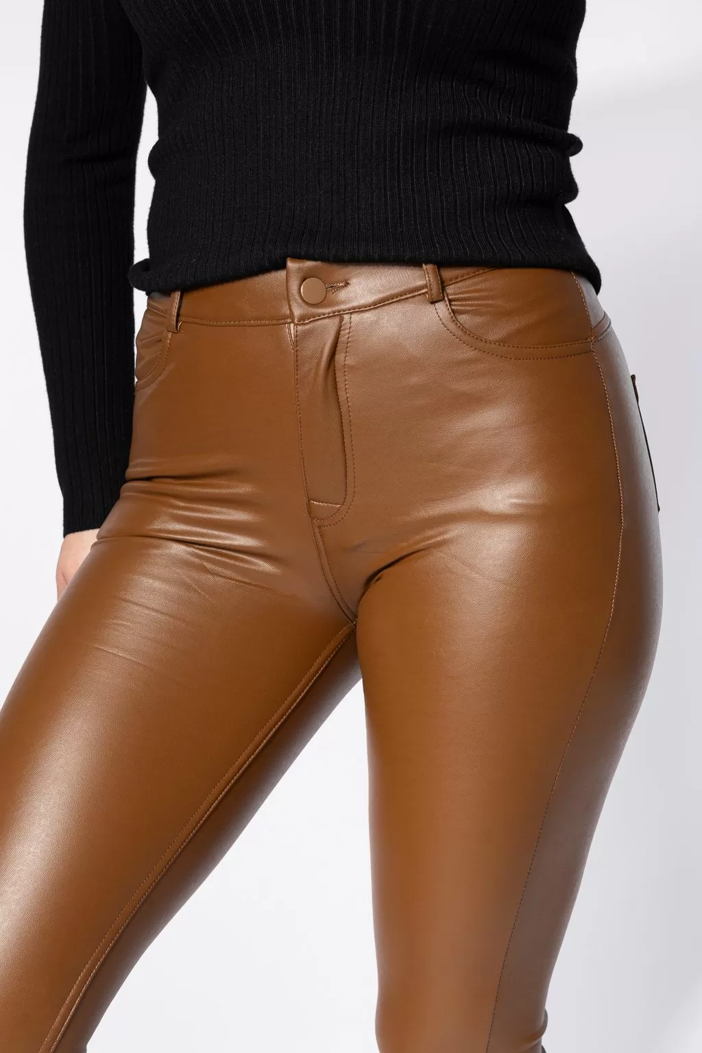 Pantaloni Piele Ecologica cu PushUp Vatuiti Dama Emi Maro #A640