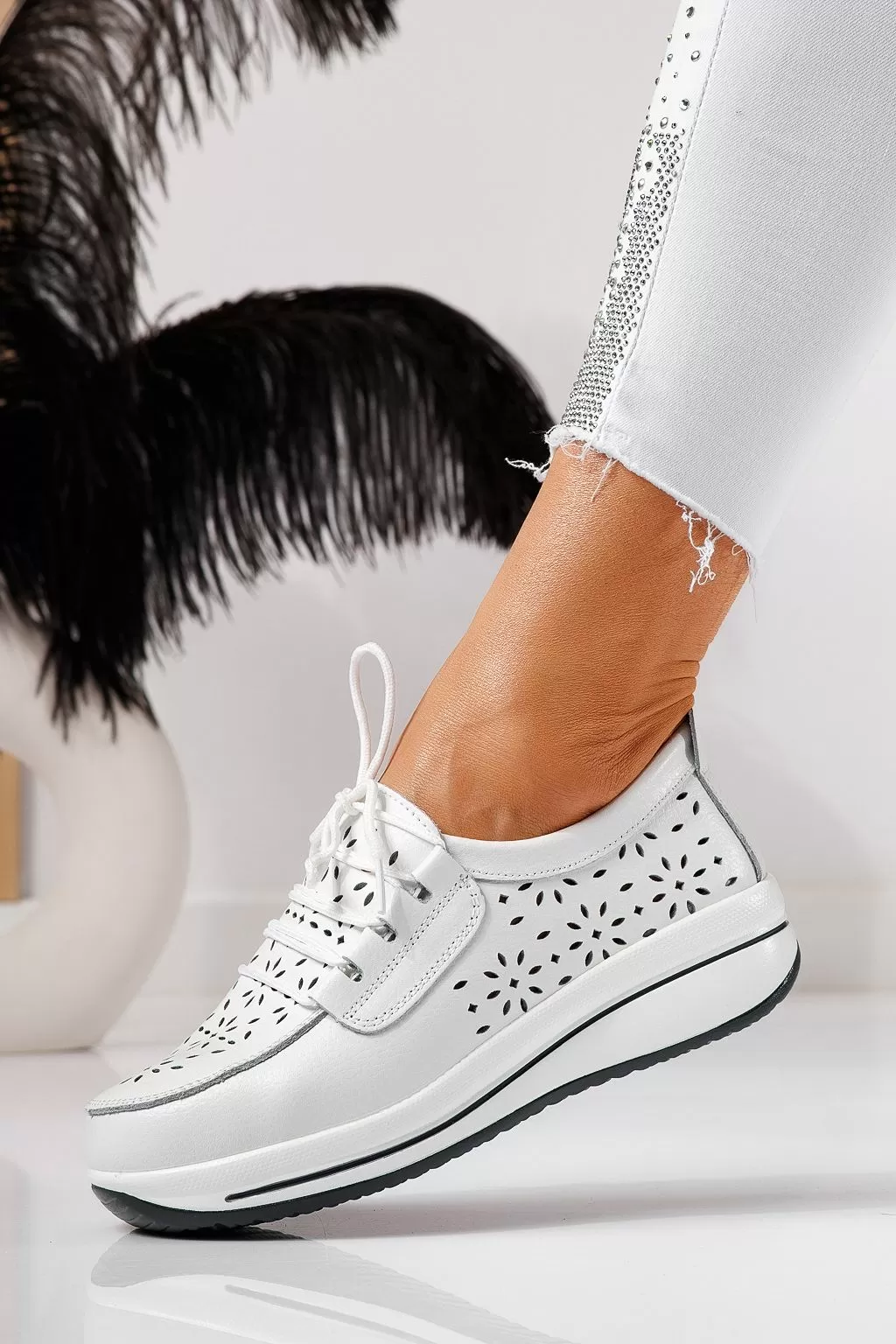 Pantofi casual dama albi din piele naturala Ilina #21546