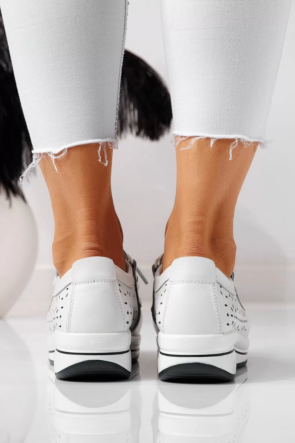 Pantofi casual dama albi din piele naturala Ilina #21546