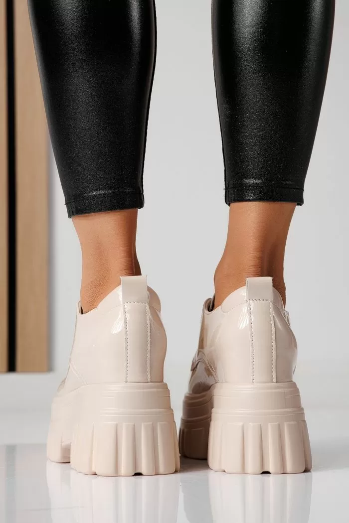 Pantofi casual dama bej din piele ecologica lacuita Larisa #24067