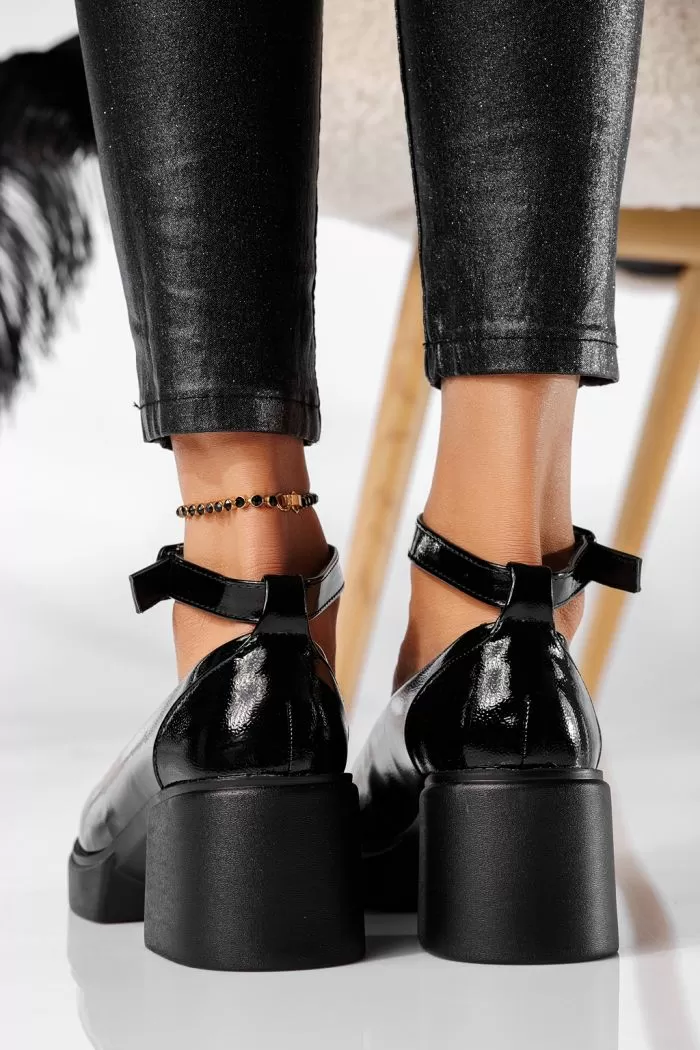 Pantofi casual dama negri din piele ecologica lacuita Troya #24225