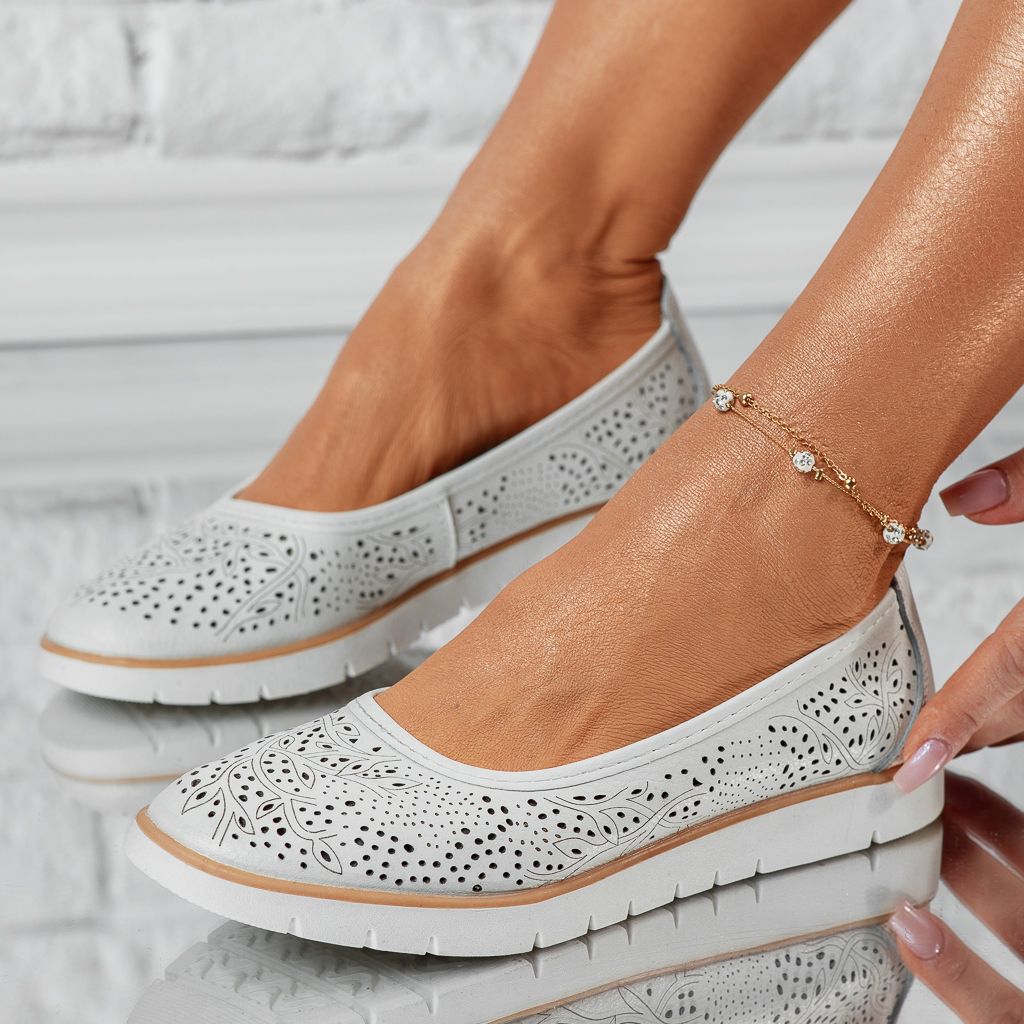 Дамски обувки Изработени от естествена кожа С перфорации Gina Бяло #13862