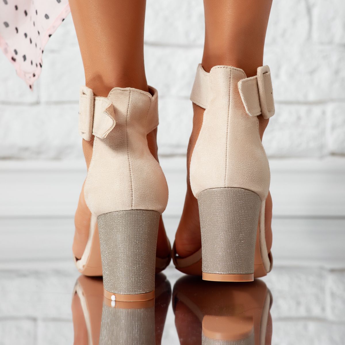 Дамски сандали с ток Cassandra Бежово #14502