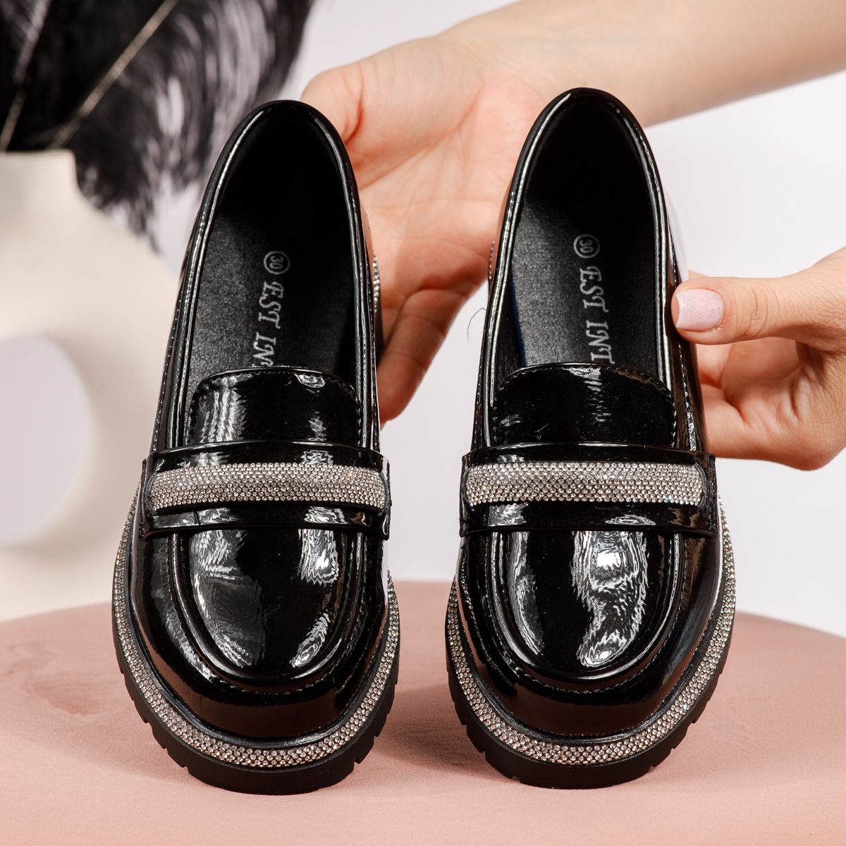 Всекидневни детски обувки черни от лачена еко кожа Bella #19123