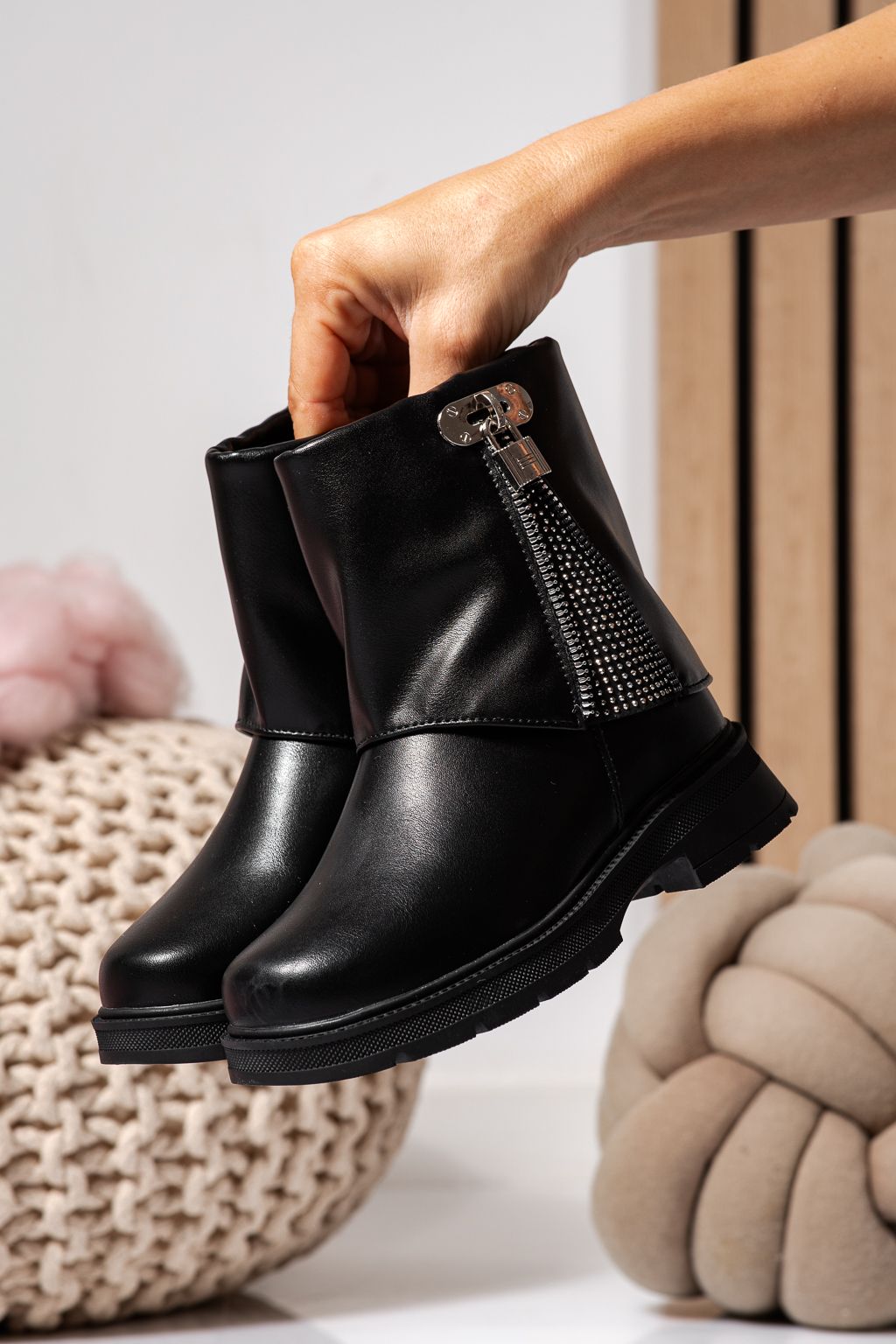 Ghete fete imblanite negre din piele ecologica Sara #22553