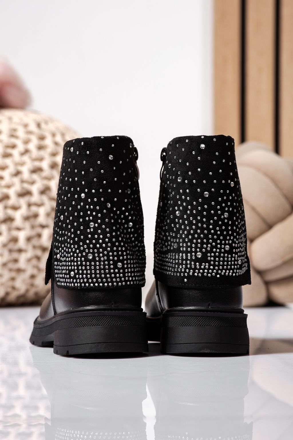 Ghete fete imblanite negre din piele ecologica Eveline #22555