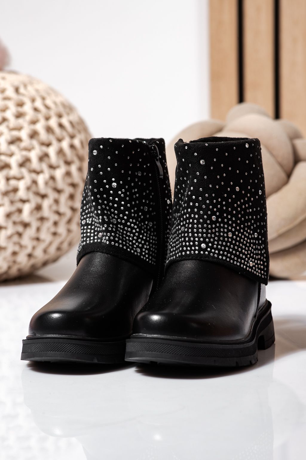 Ghete fete imblanite negre din piele ecologica Eveline #22562
