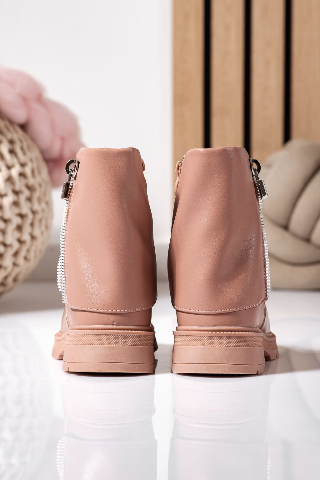 Ghete fete imblanite roz din piele ecologica Sara #22552