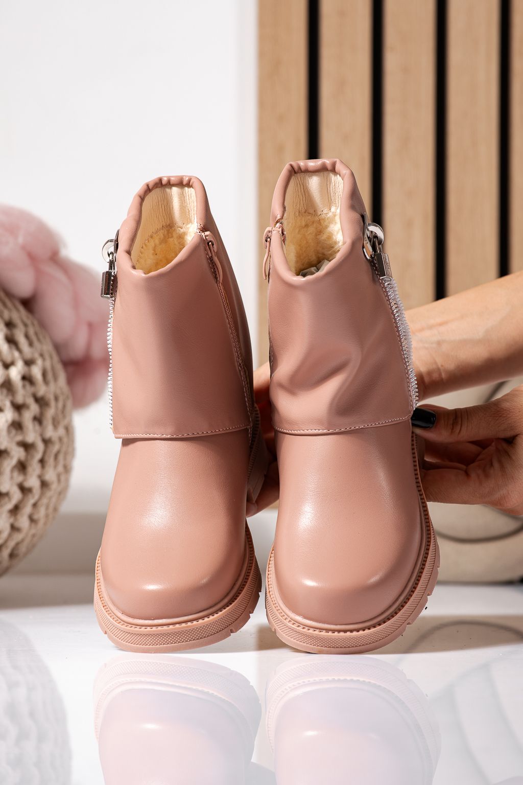 Ghete fete imblanite roz din piele ecologica Sara #22552