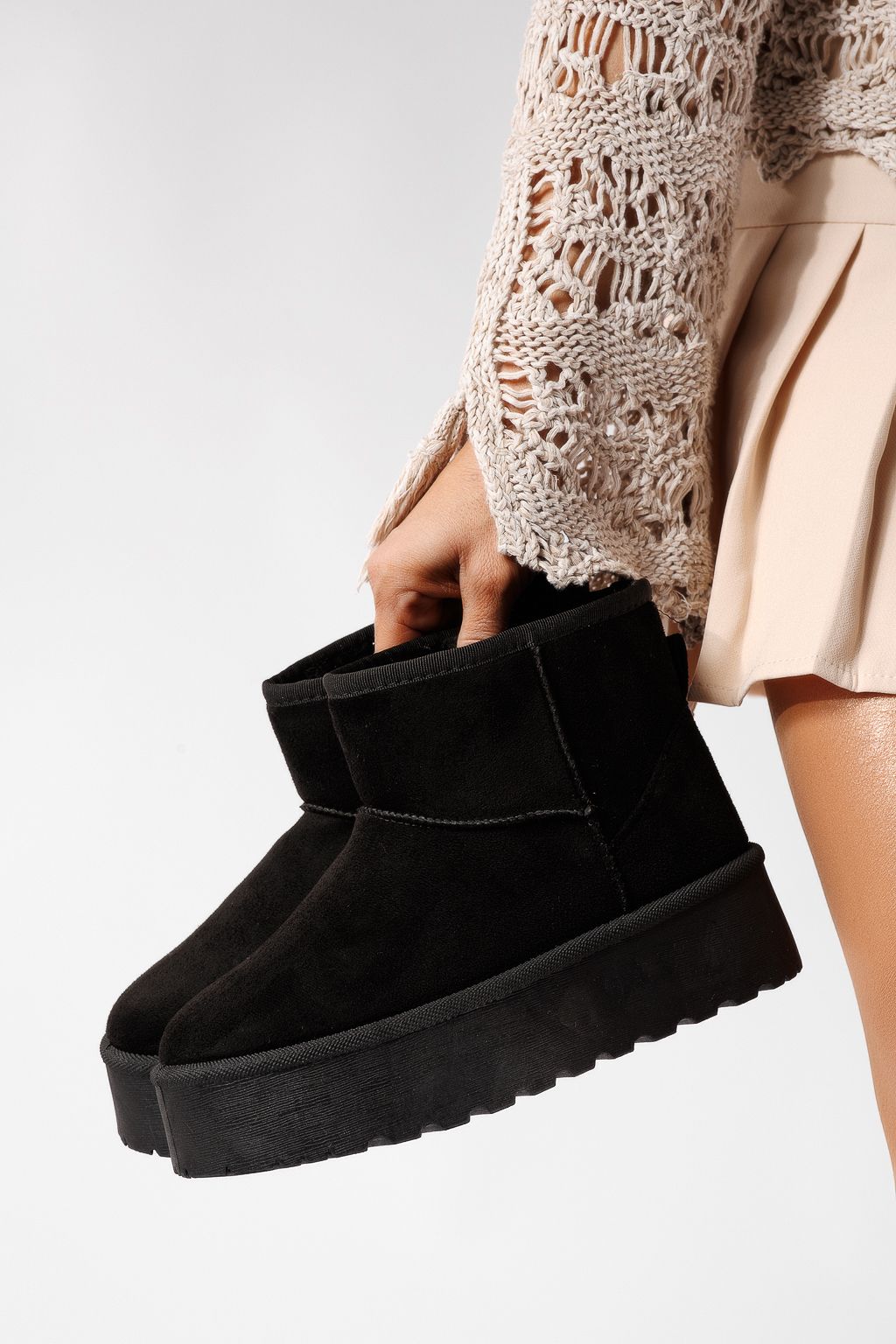 Cizme scurte dama imblanite tip Ug negre din piele ecologica intoarsa Ariana #22748