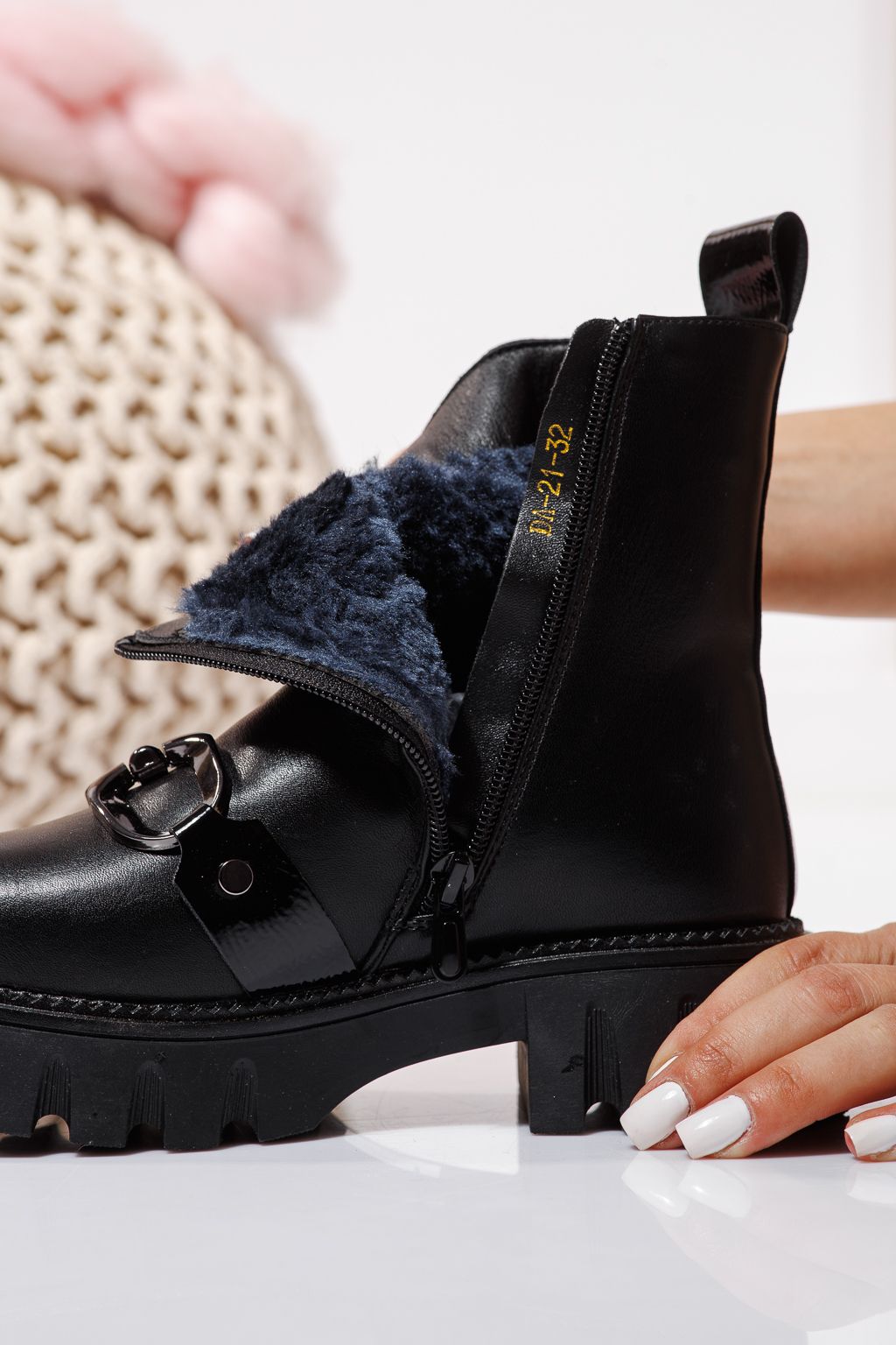 Ghete fete imblanite negre  din piele ecologica Bela #23113