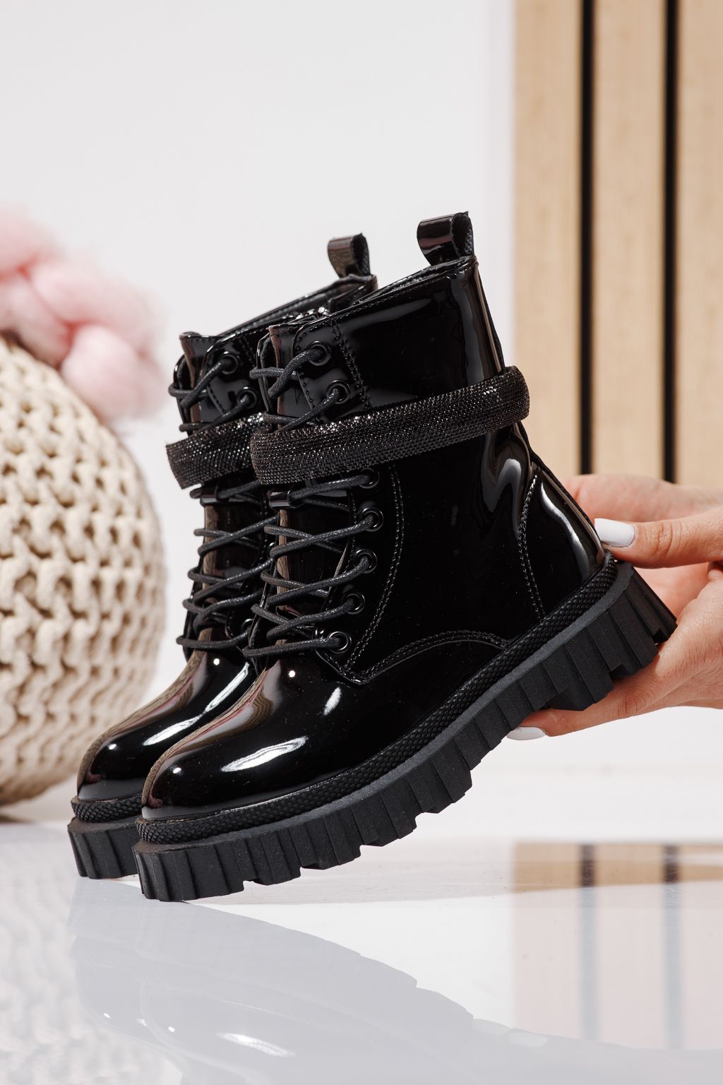 Ghete fete imblanite negre din piele ecologica lacuita Dora #23122