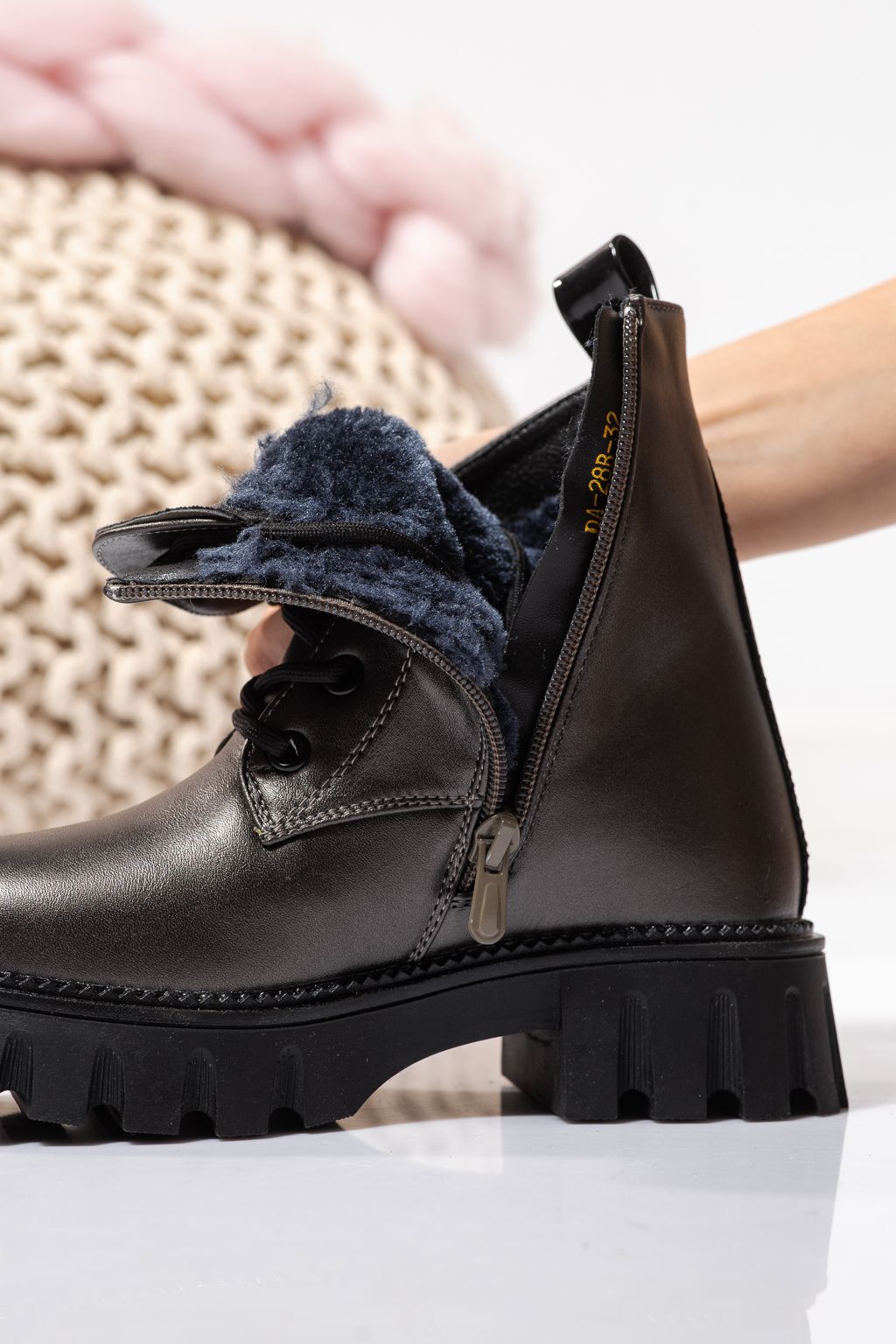 Ghete fete imblanite gri din piele ecologica Aris #23114