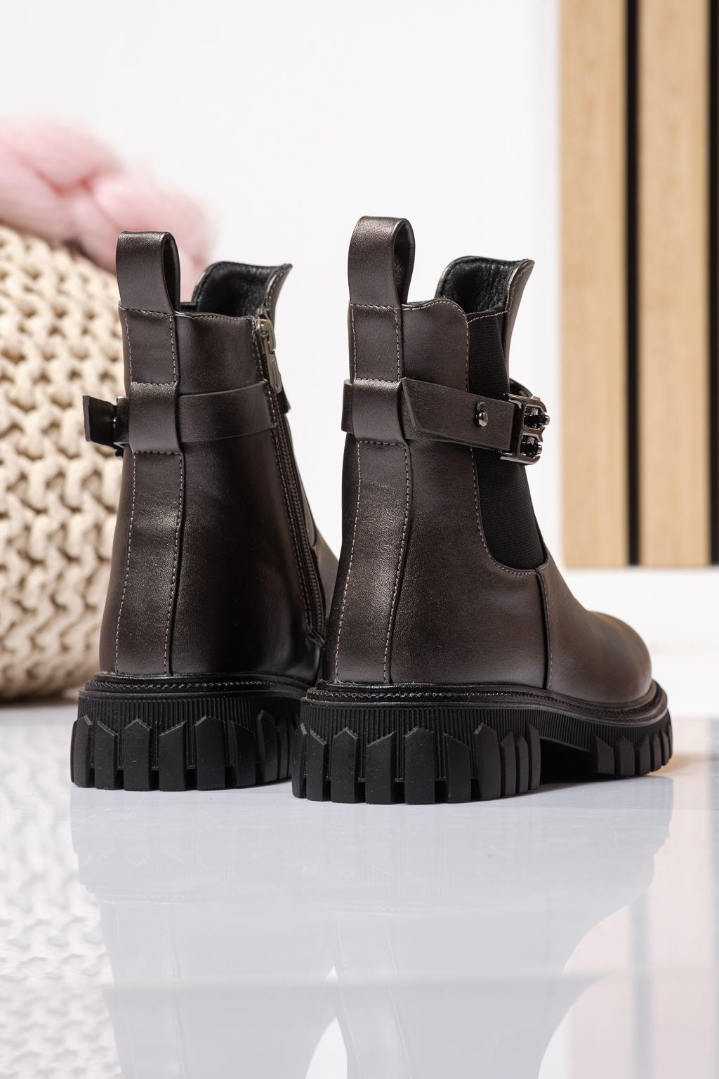 Ghete fete imblanite gri din piele ecologica Sara #23105