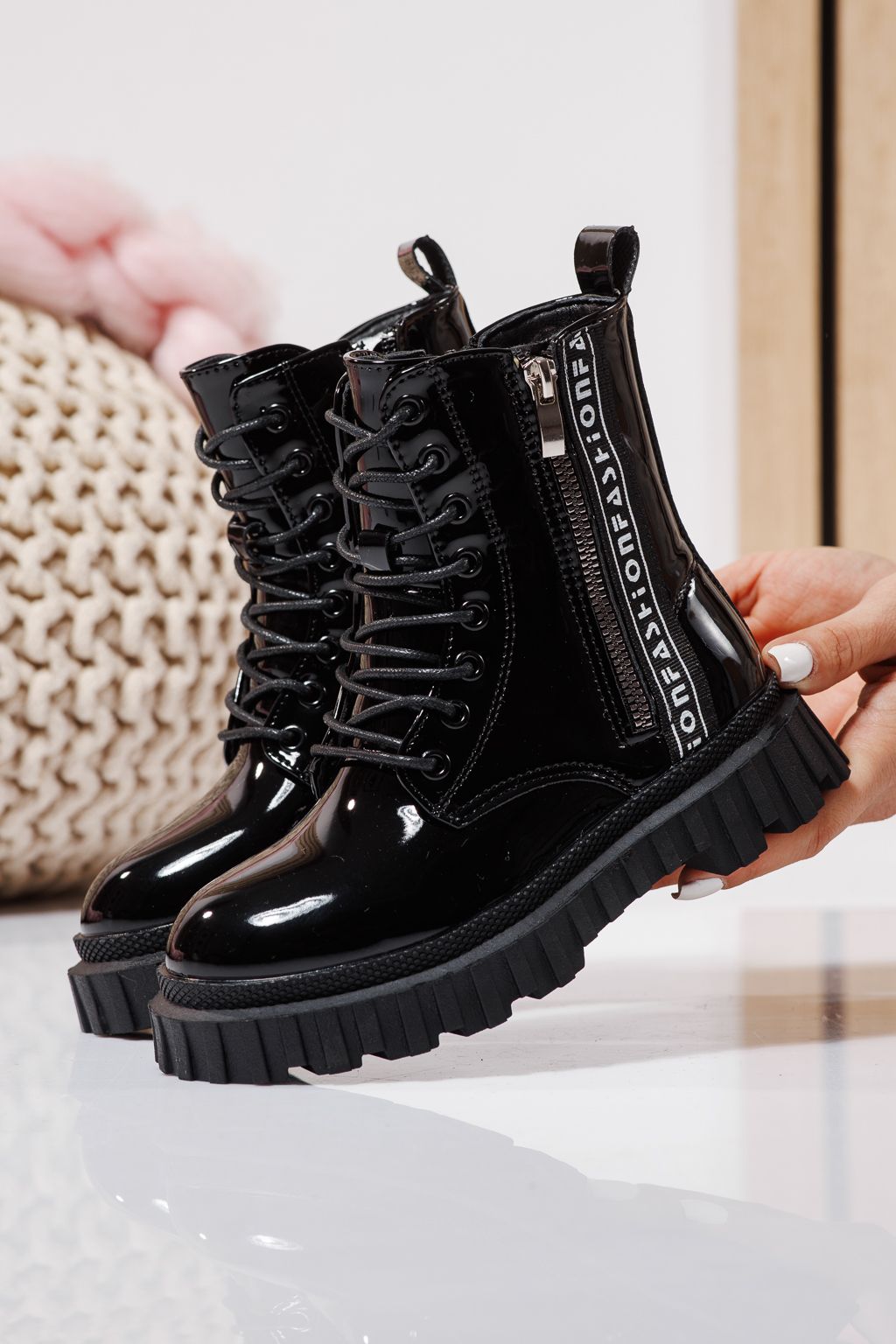 Ghete fete imblanite negre din piele ecologica lacuita Elia #23126