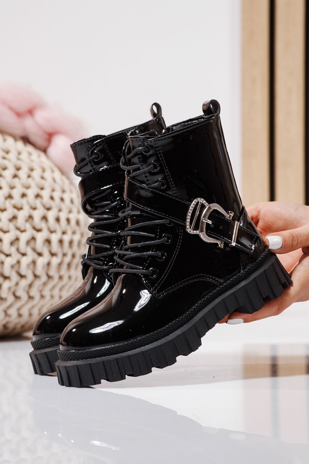 Ghete fete imblanite negre din piele ecologica lacuita Edith #23125