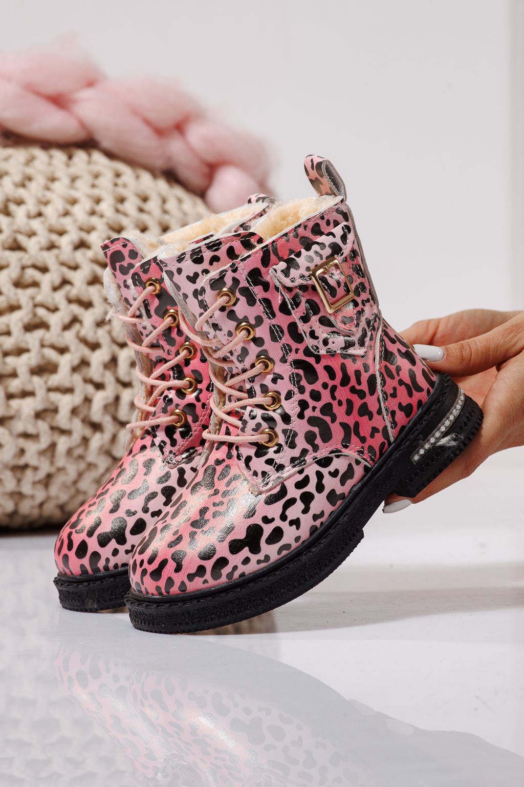 Ghete fete imblanite roz din piele ecologica Iris #23137