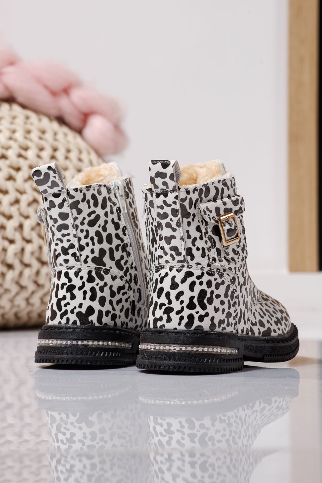 Ghete fete imblanite negre din piele ecologica Iris #23135