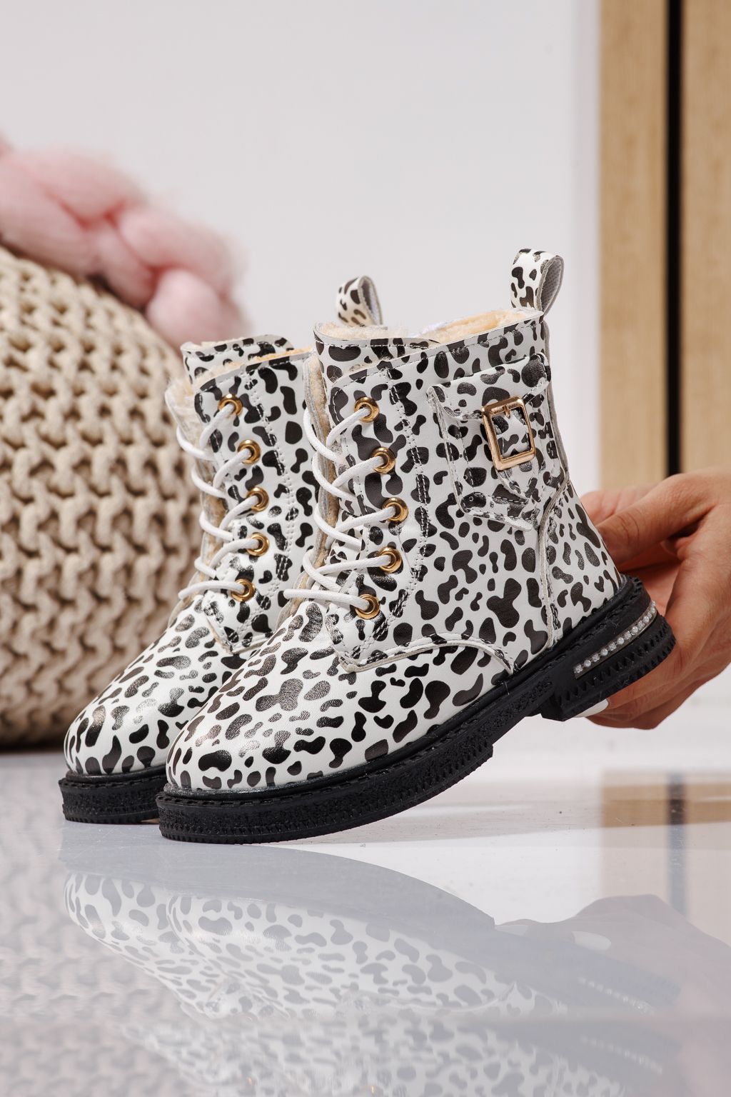 Ghete fete imblanite negre din piele ecologica Iris #23135