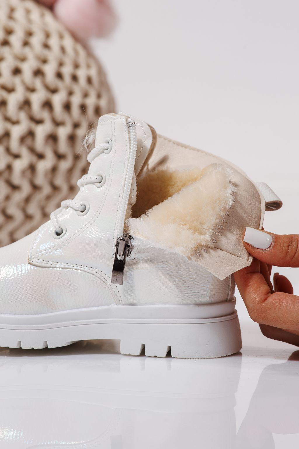 Ghete fete imblanite albe din piele ecologica Melania #23144