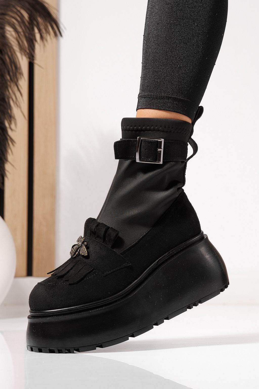 Ghete dama captusite negre din piele ecologica intoarsa Venus #23160