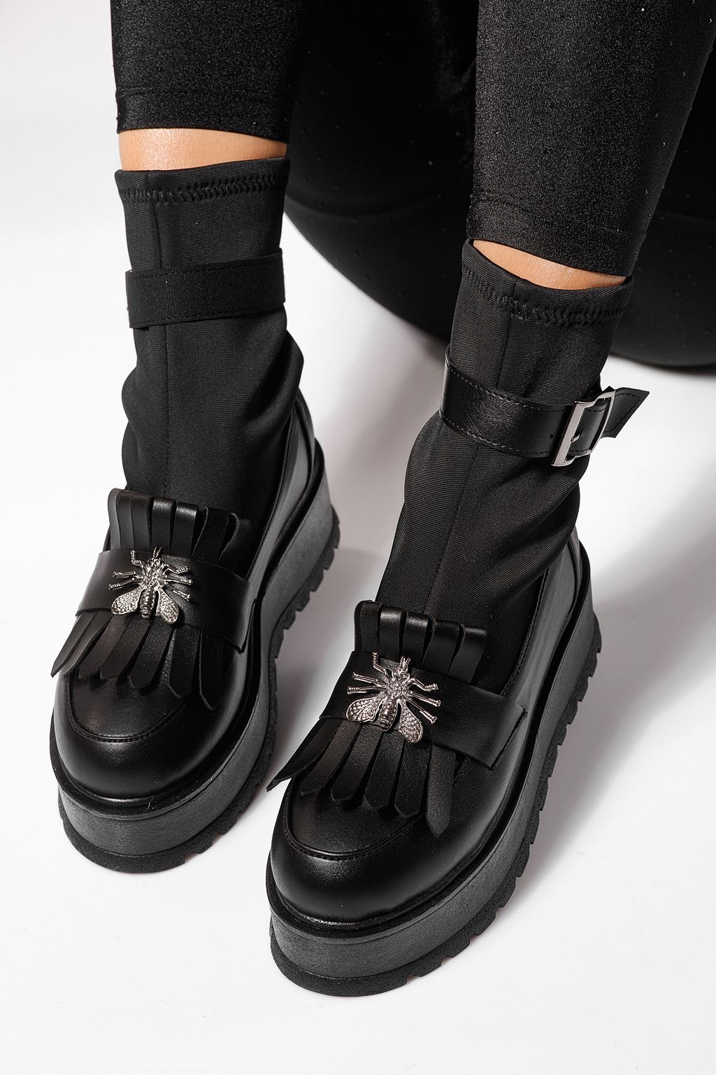 Ghete dama captusite negre din piele ecologica intoarsa Eniko #23168