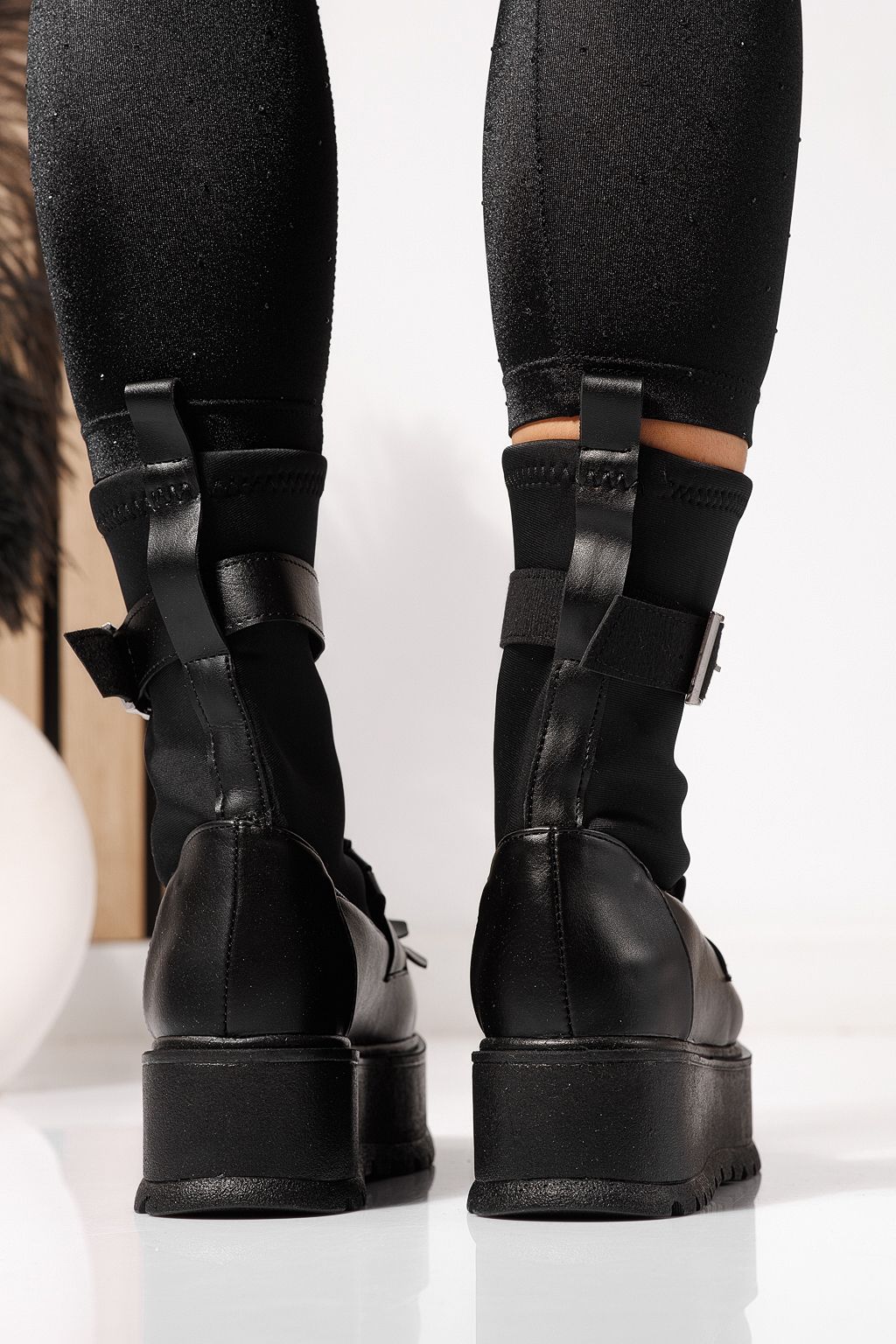 Ghete dama captusite negre din piele ecologica intoarsa Eniko #23168