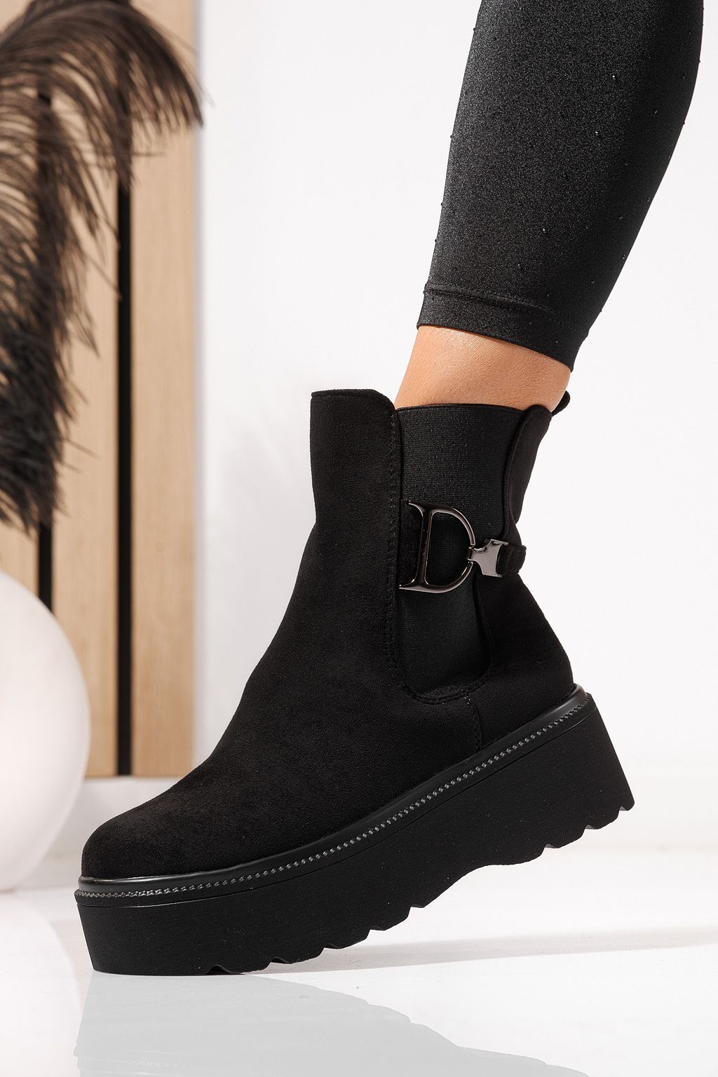 Ghete dama îmblanite negre din piele ecologica intoarsa Dalia #23075