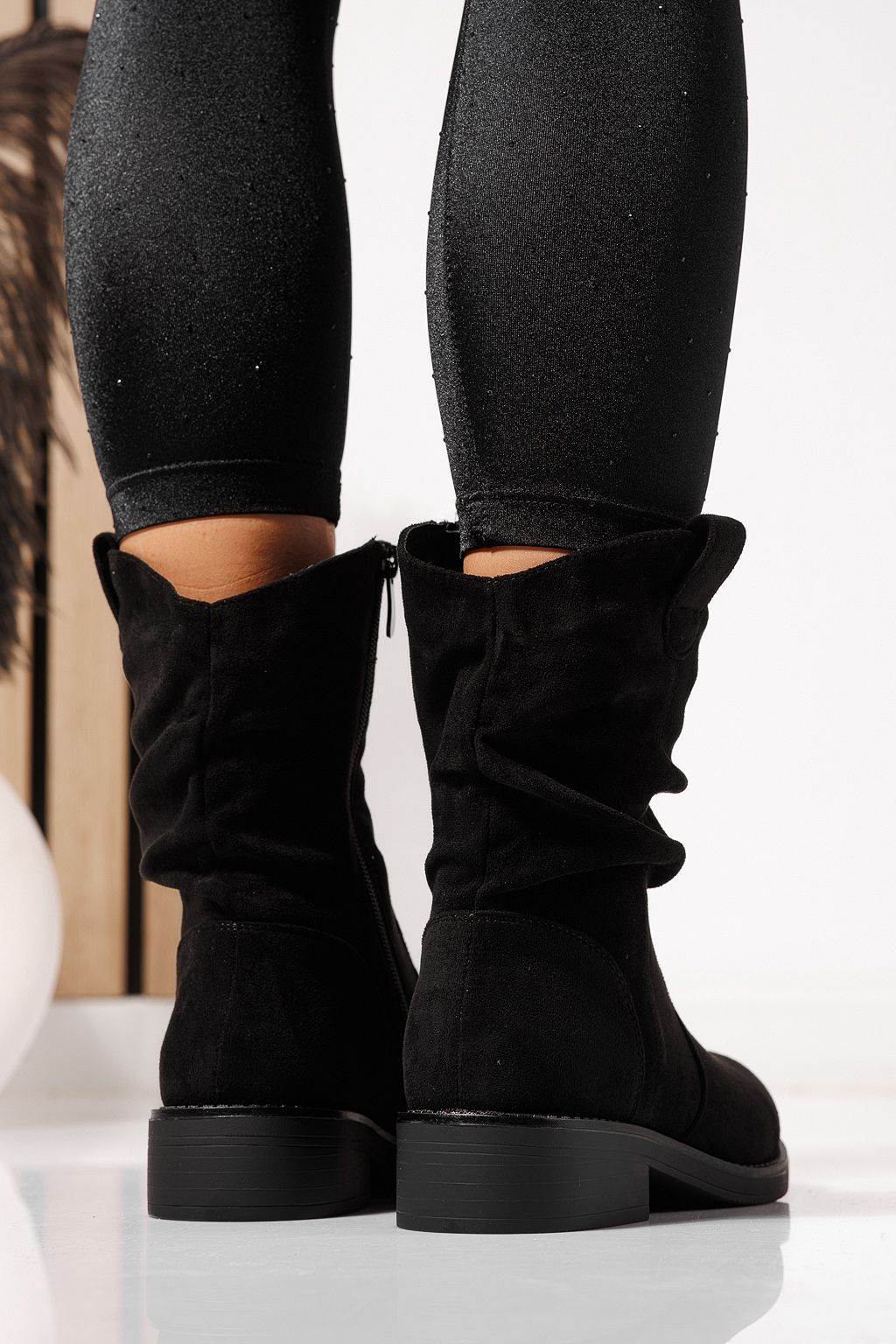 Ghete dama îmblanite negre din piele ecologica intoarsa Lumi #23091