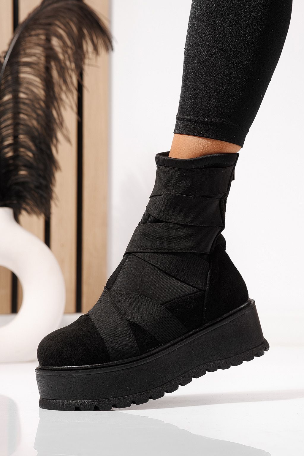 Ghete dama îmblanite negre din piele ecologica intoarsa Ellis #23172