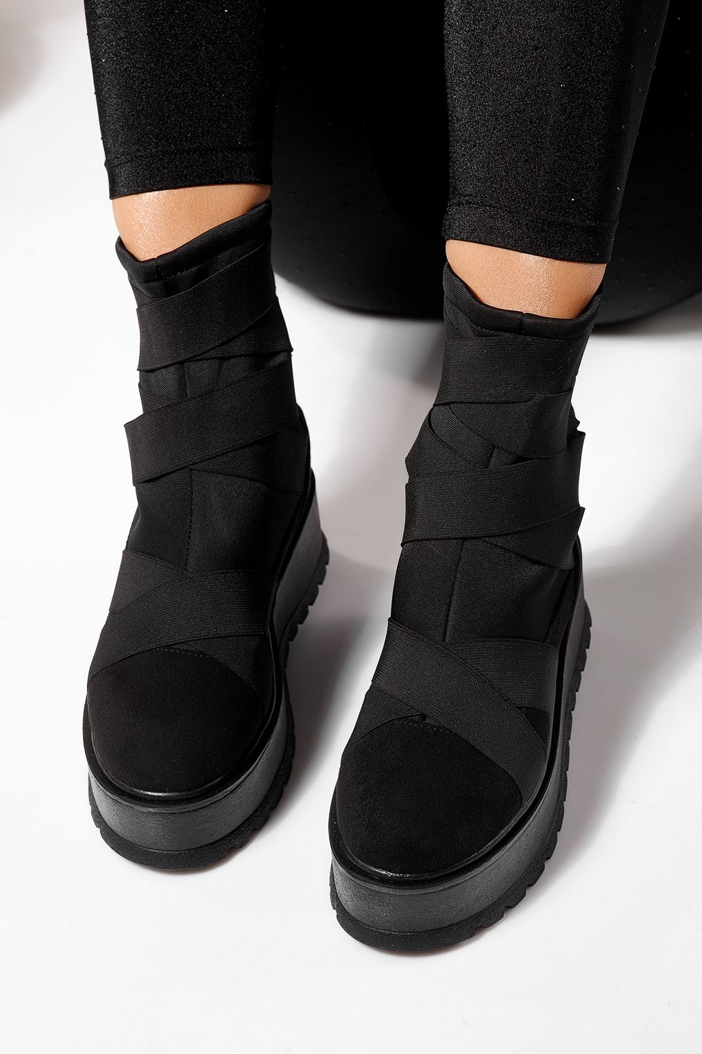 Ghete dama îmblanite negre din piele ecologica intoarsa Ellis #23172