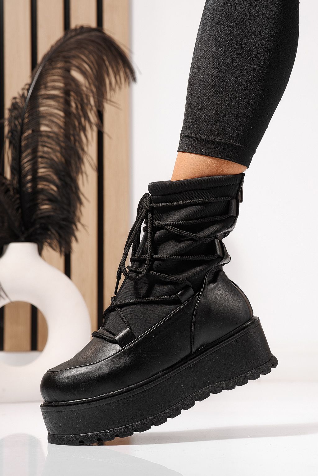 Ghete dama captusite negre din piele ecologica Yvette #23163