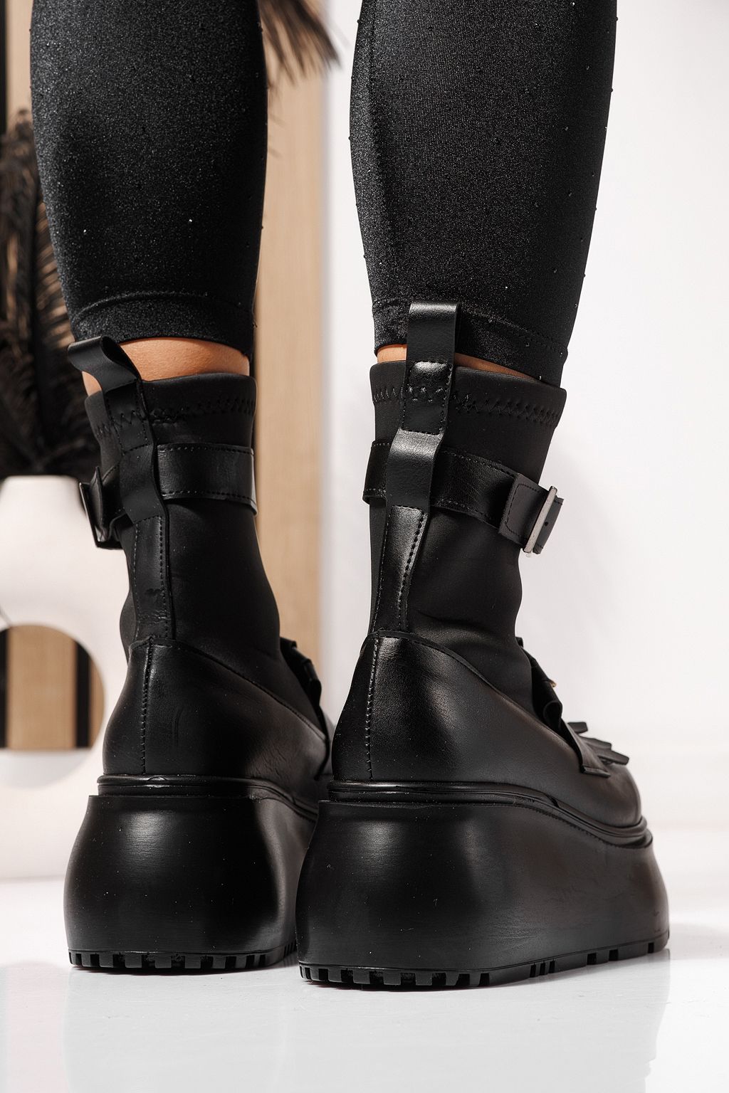 Ghete dama captusite negre din piele ecologica Venus #23161