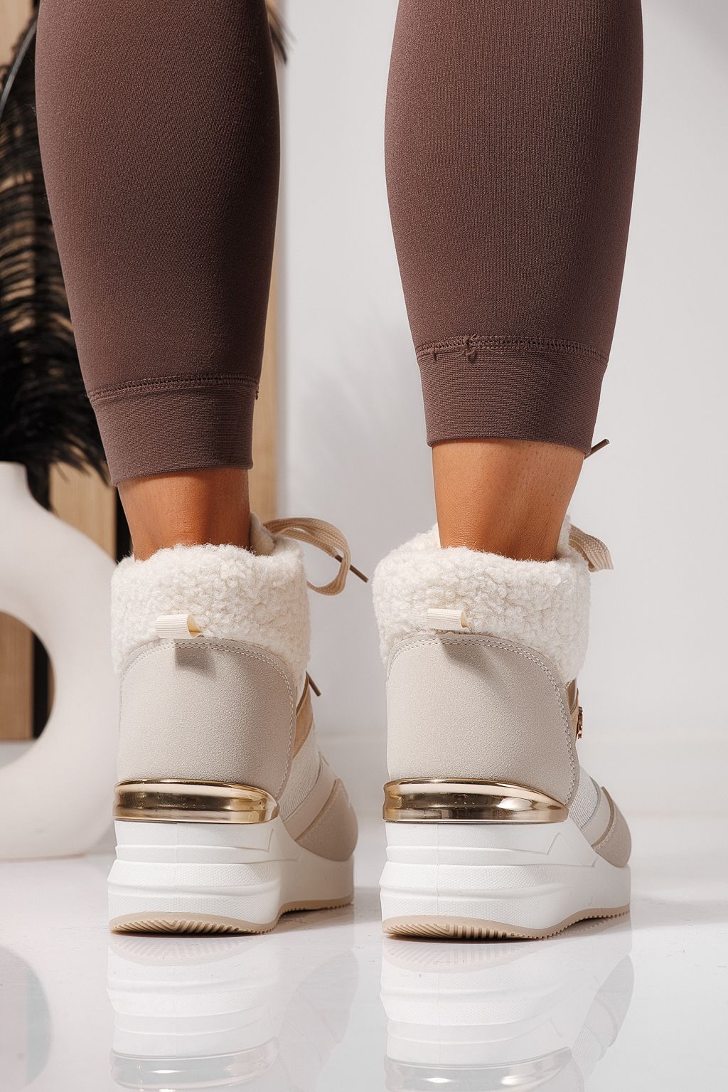 Ghete dama captusite bej din piele ecologica intoarsa Ariana #23060