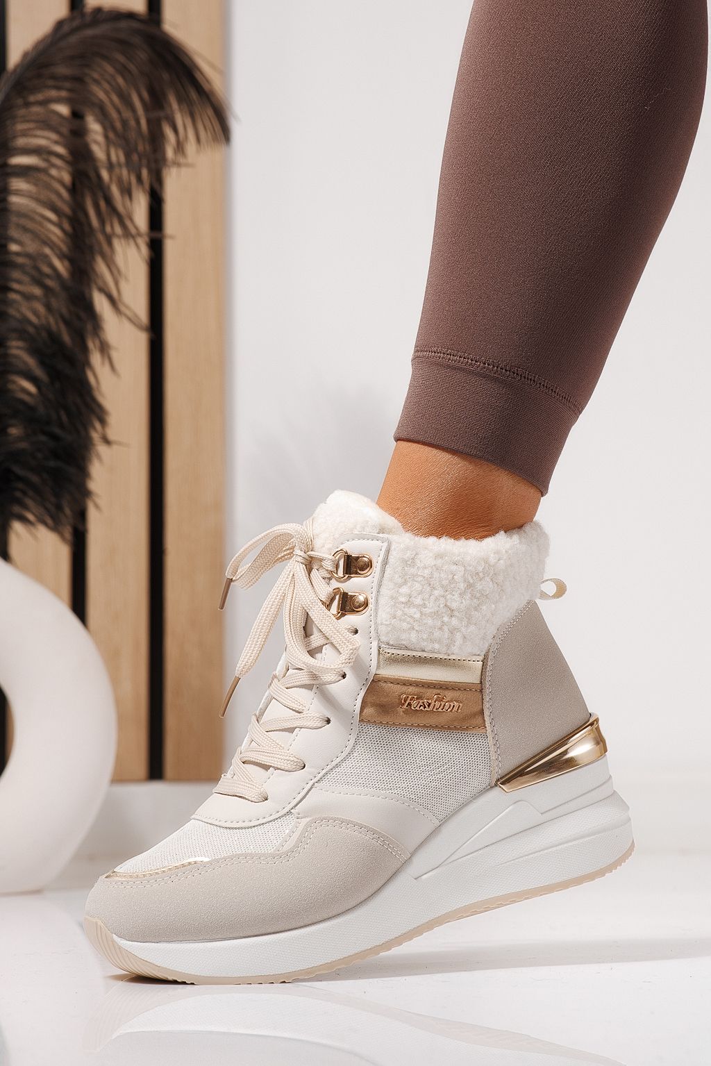 Ghete dama captusite bej din piele ecologica intoarsa Ariana #23060