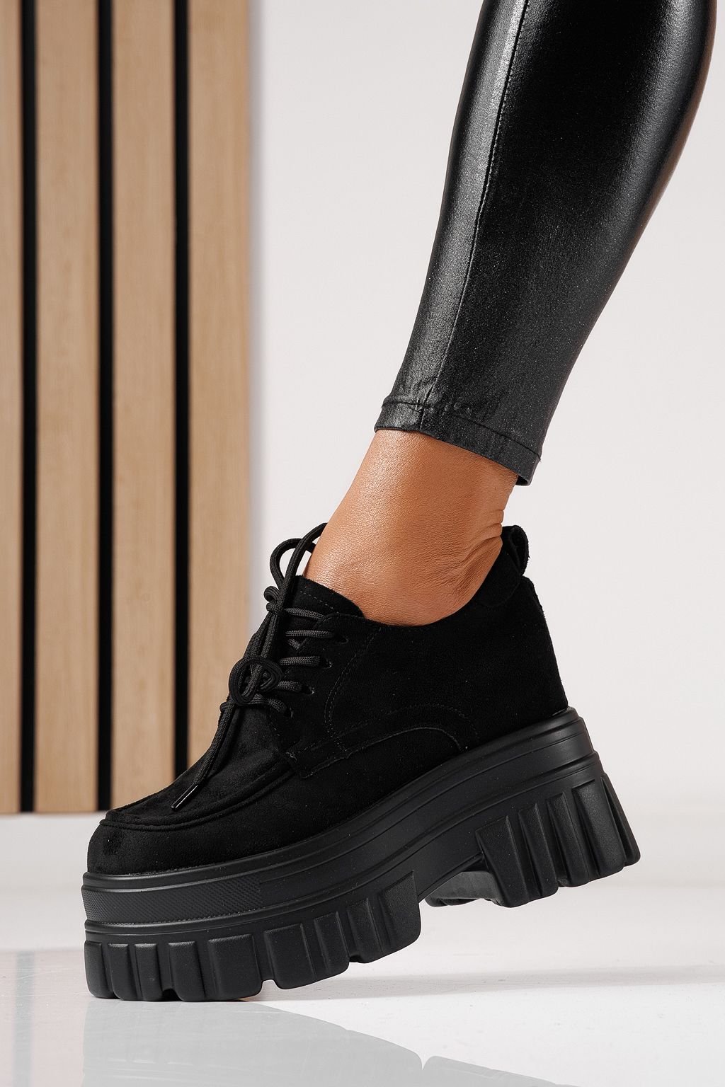 Pantofi casual dama negri din piele ecologica intoarsa Larisa #24075