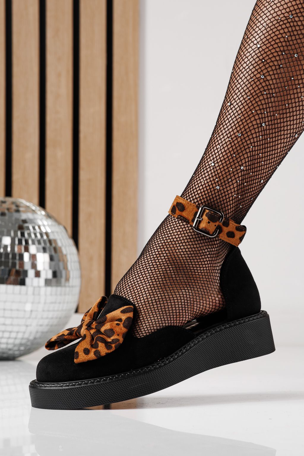 Pantofi casual dama negri din piele ecologica intoarsa Willy #24213