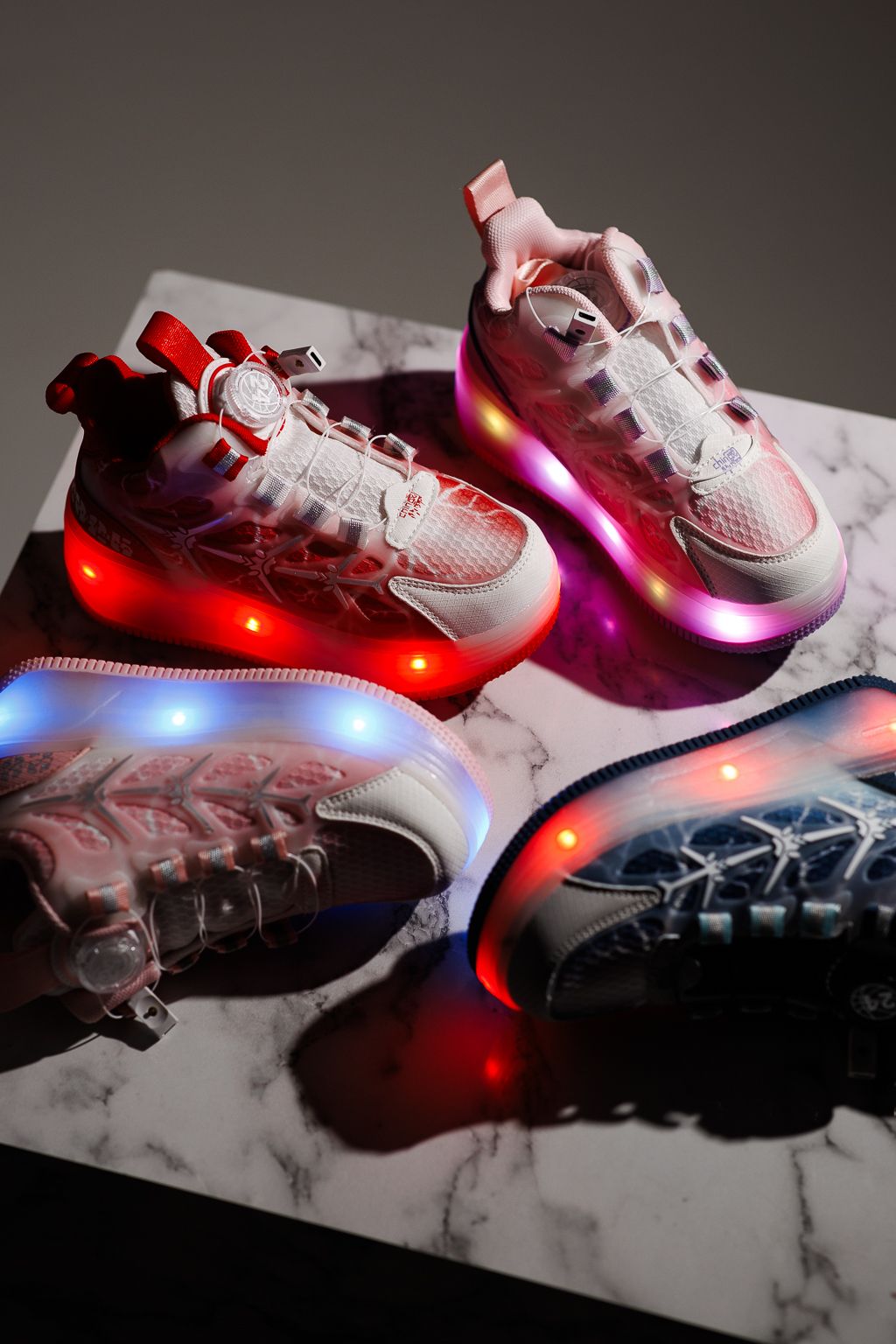 Adidasi cu role roz din material textil Helys #24395