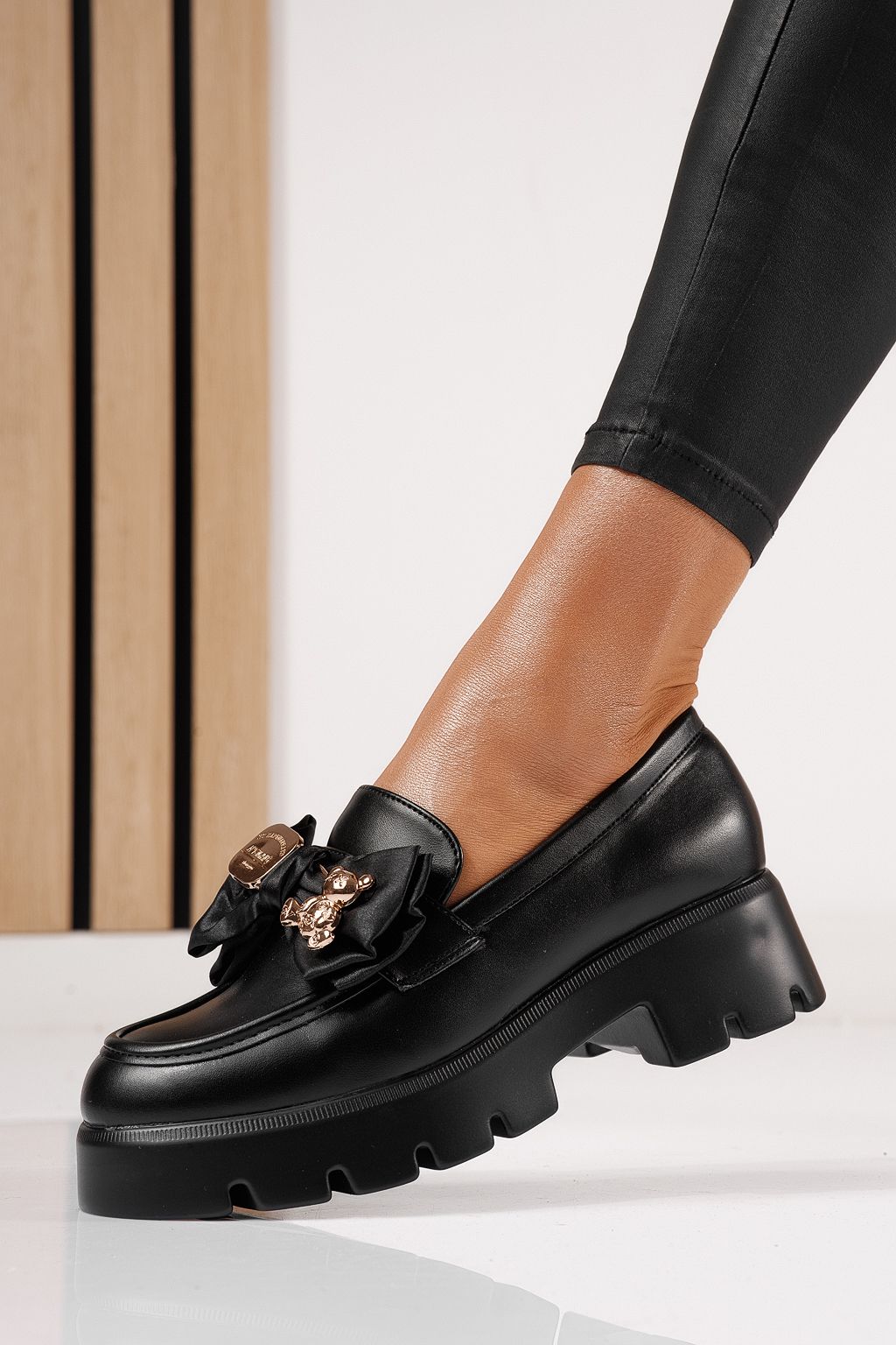 Pantofi casual dama negri din piele ecologica intoarsa Natalia #24405