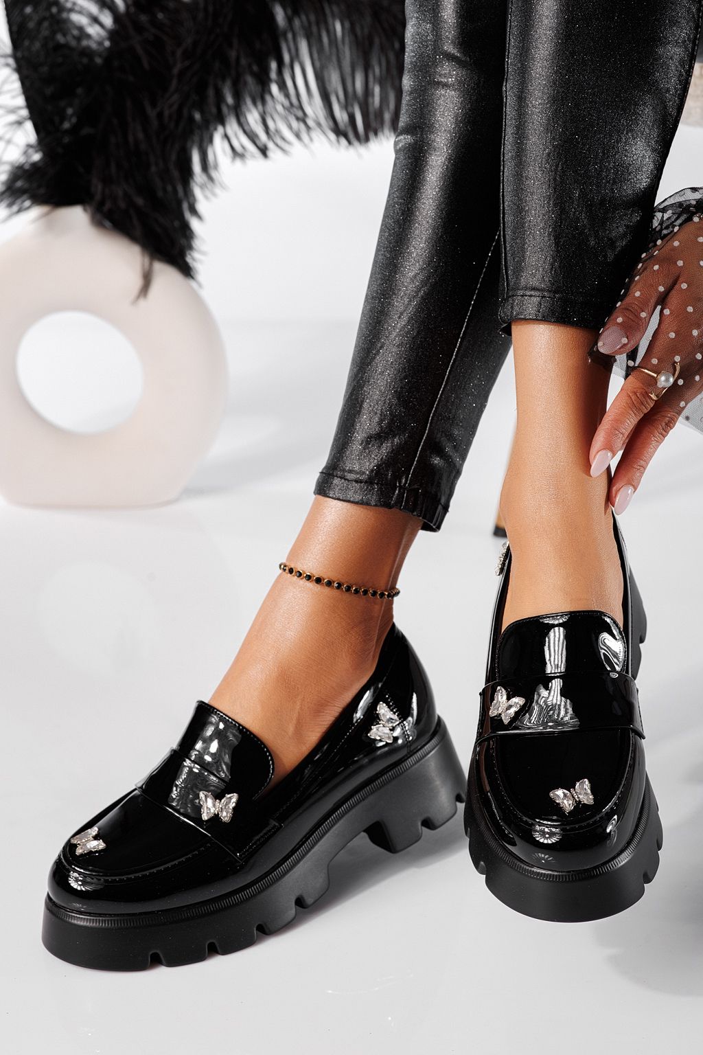 Pantofi casual dama negri din piele ecologica lacuita Ivi #24436