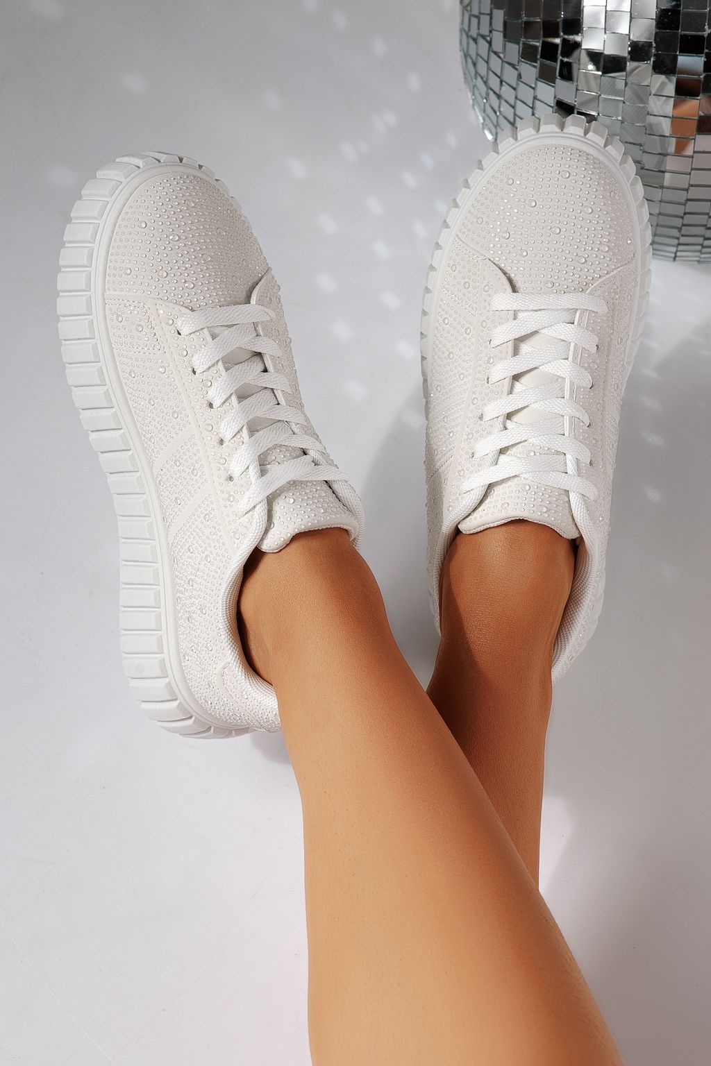 Adidasi dama albi din piele ecologica intoarsa Loris #24403