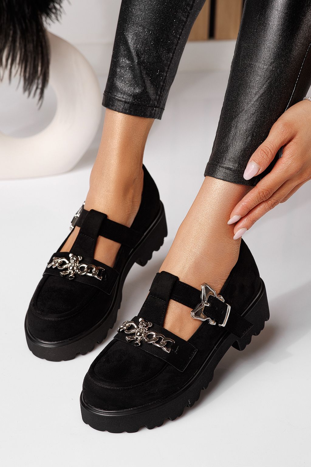 Pantofi casual dama negri din piele ecologica intoarsa Isis #24568